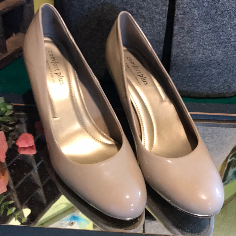 Comfort Plus nude pumps